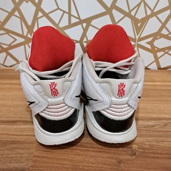 Nike Kyrie Sneakers Size9 MENS - Picture 3 of 9